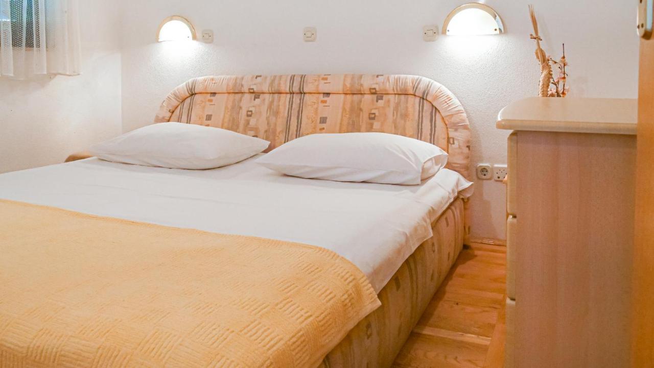 One Bedroom Apartment With Terrace And Seaview - B Sevid Esterno foto