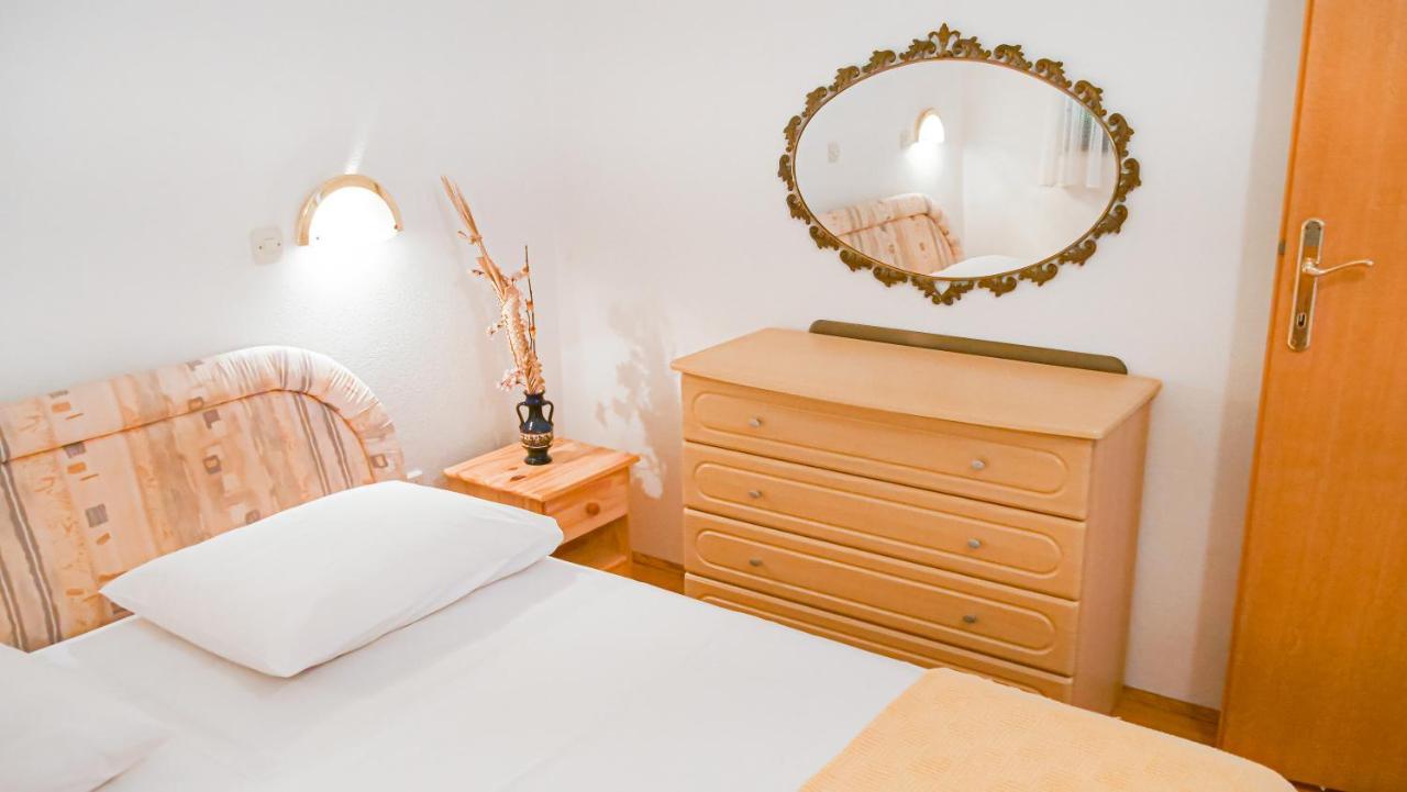 One Bedroom Apartment With Terrace And Seaview - B Sevid Esterno foto